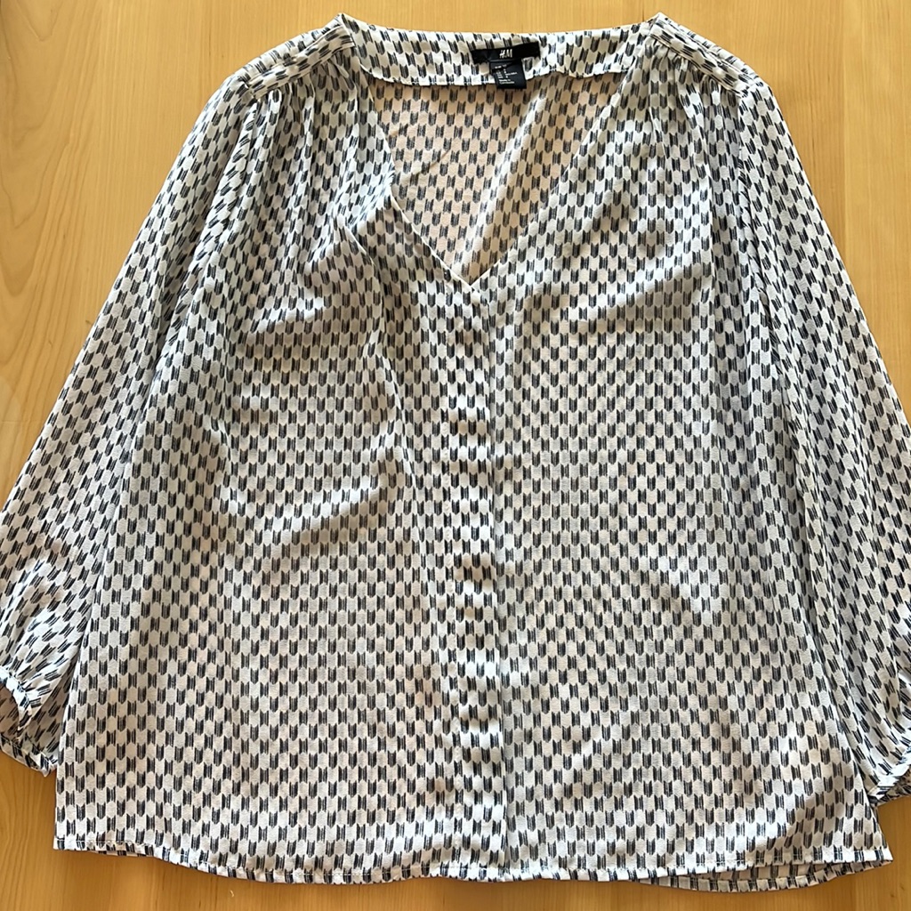 H&M Black And White Pattern Blouse